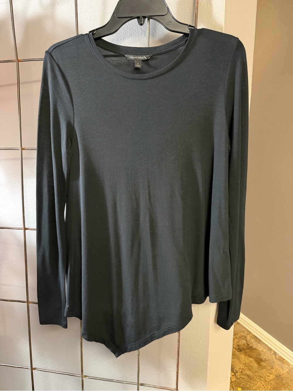 Banana Republic Black Long Sleeve Crewneck Top